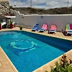 Playa San Juan's Best-kept Secret With Pool Сasa de vacaciones Guía de Isora